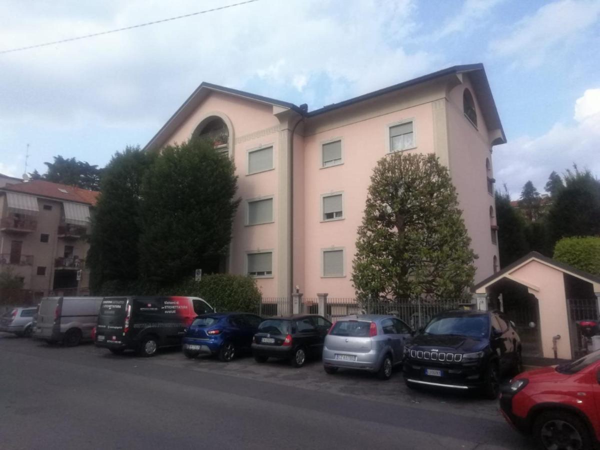 Casa Vacanze La Mela Monza Exterior foto