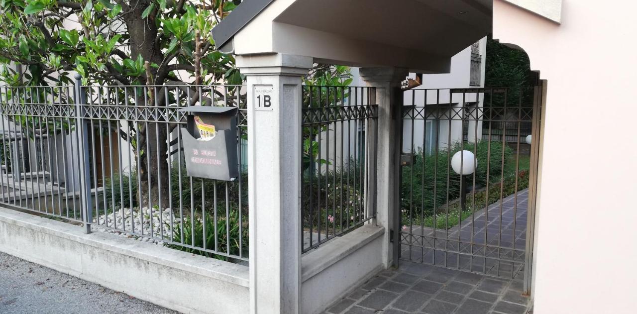 Casa Vacanze La Mela Monza Exterior foto